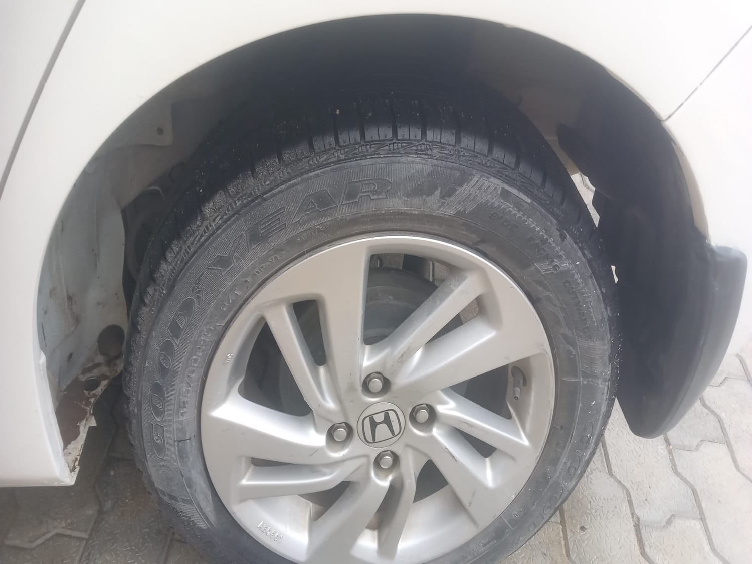 Used 2015 Honda Jazz V Petrol Petrol Manual tyres LEFT REAR TYRE RIM VIEW