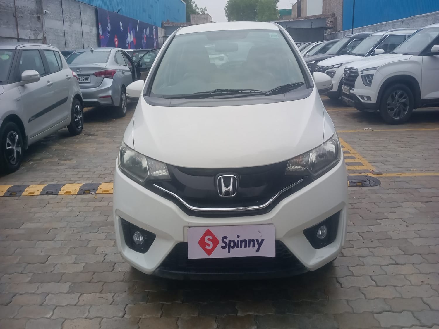Used 2015 Honda Jazz V Petrol Petrol Manual exterior FRONT VIEW
