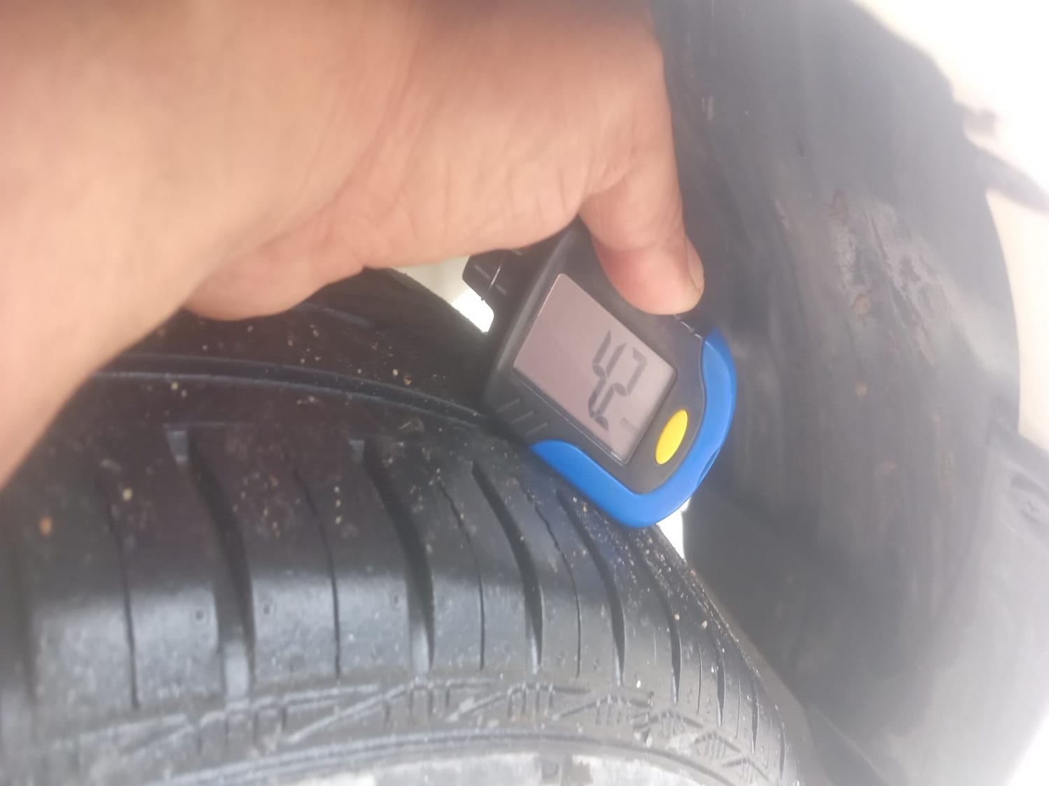 Used 2015 Honda Jazz V Petrol Petrol Manual tyres LEFT REAR TYRE TREAD VIEW