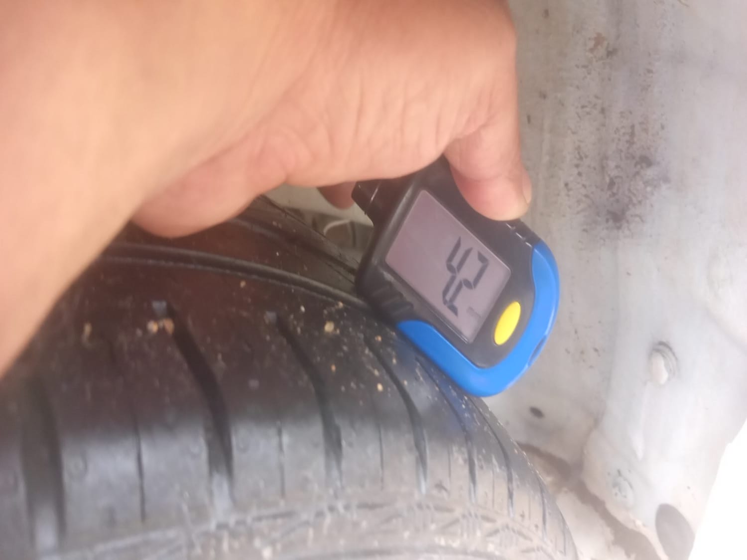 Used 2015 Honda Jazz V Petrol Petrol Manual tyres RIGHT REAR TYRE TREAD VIEW