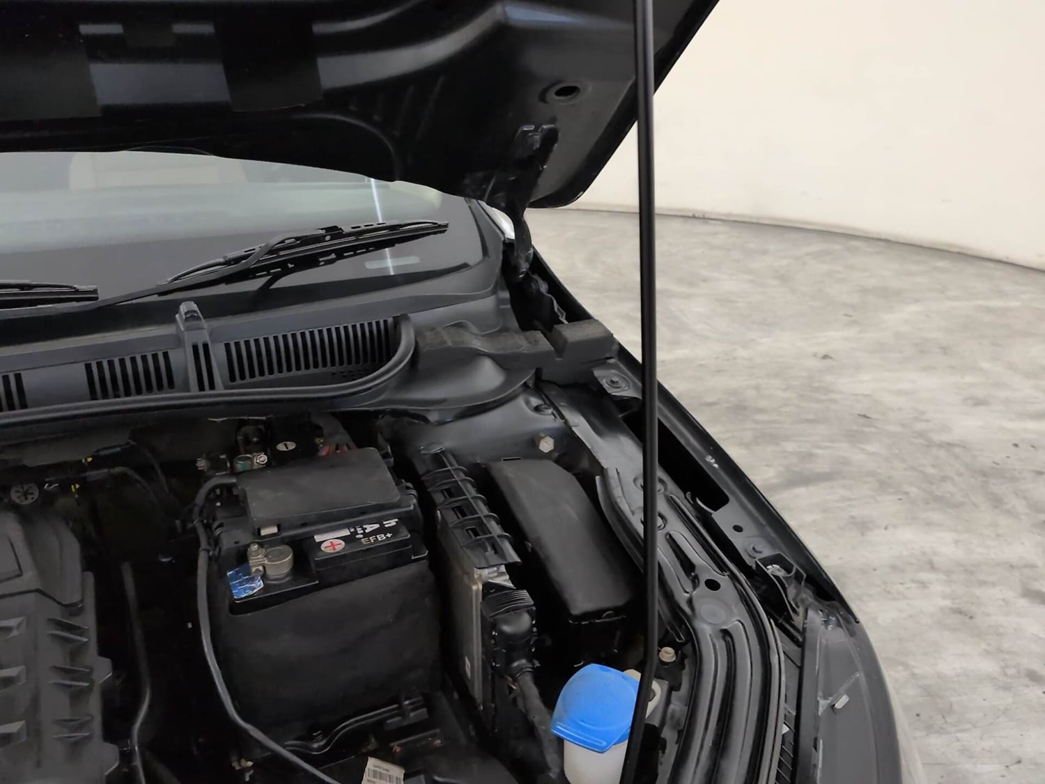 Used 2023 Skoda Slavia Style 1.0L TSI AT Petrol Automatic engine ENGINE LEFT SIDE HINGE & APRON VIEW