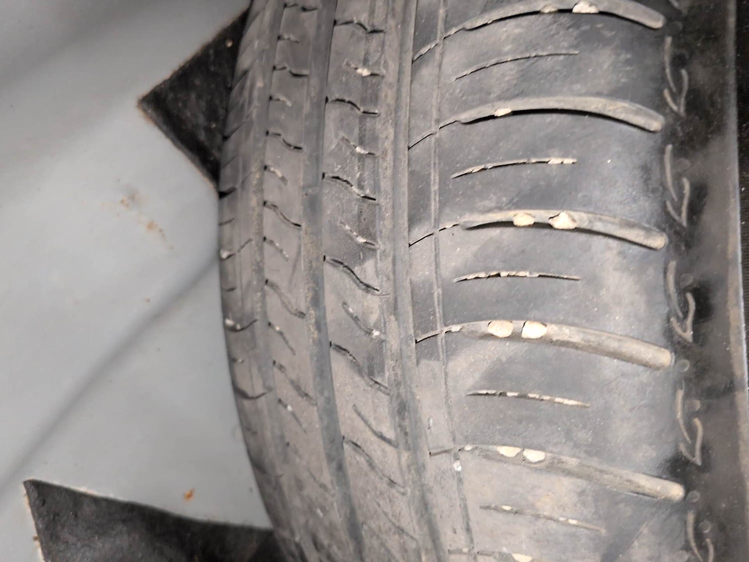 Used 2023 Skoda Slavia Style 1.0L TSI AT Petrol Automatic tyres SPARE TYRE VIEW