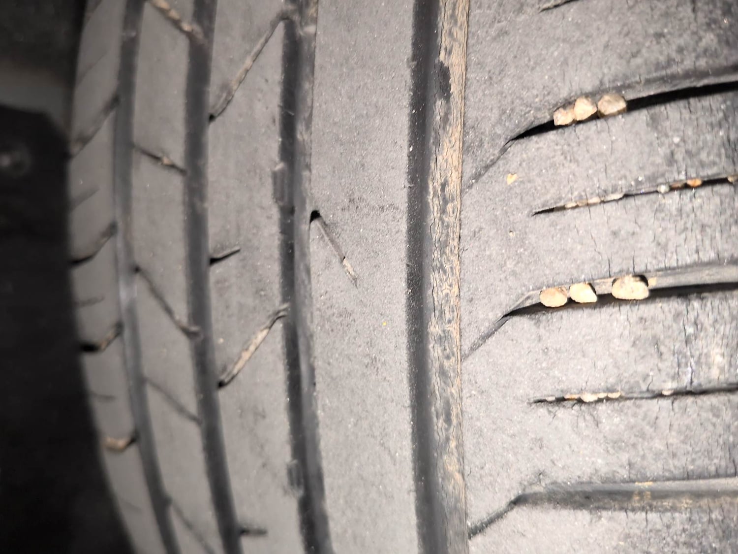 Used 2023 Skoda Slavia Style 1.0L TSI AT Petrol Automatic tyres LEFT REAR TYRE TREAD VIEW