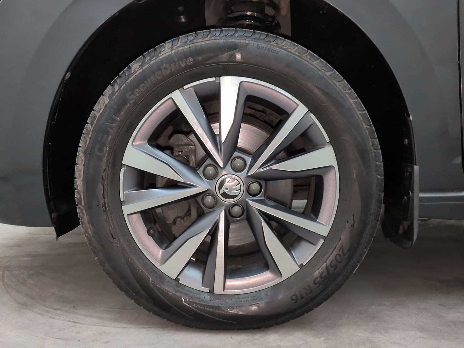 Used 2023 Skoda Slavia Style 1.0L TSI AT Petrol Automatic tyres LEFT FRONT TYRE RIM VIEW