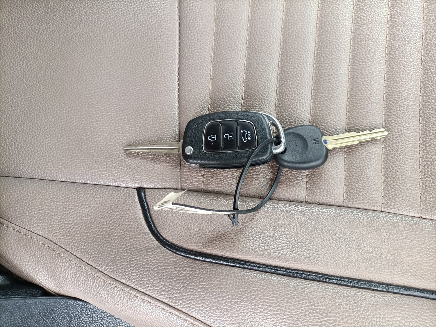Used 2019 Hyundai Elite i20 Asta 1.2 AT Petrol Automatic extra CAR KEY VIEW