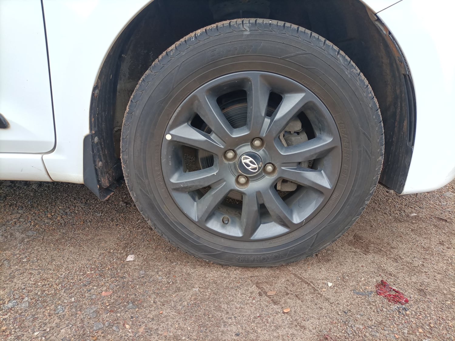 Used 2019 Hyundai Elite i20 Asta 1.2 AT Petrol Automatic tyres RIGHT FRONT TYRE RIM VIEW