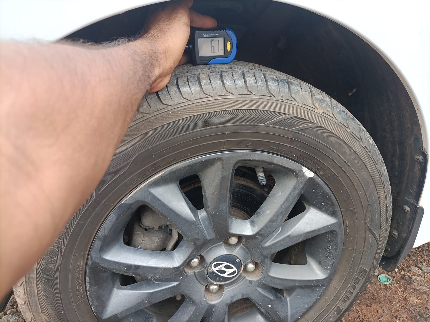 Used 2019 Hyundai Elite i20 Asta 1.2 AT Petrol Automatic tyres LEFT FRONT TYRE TREAD VIEW
