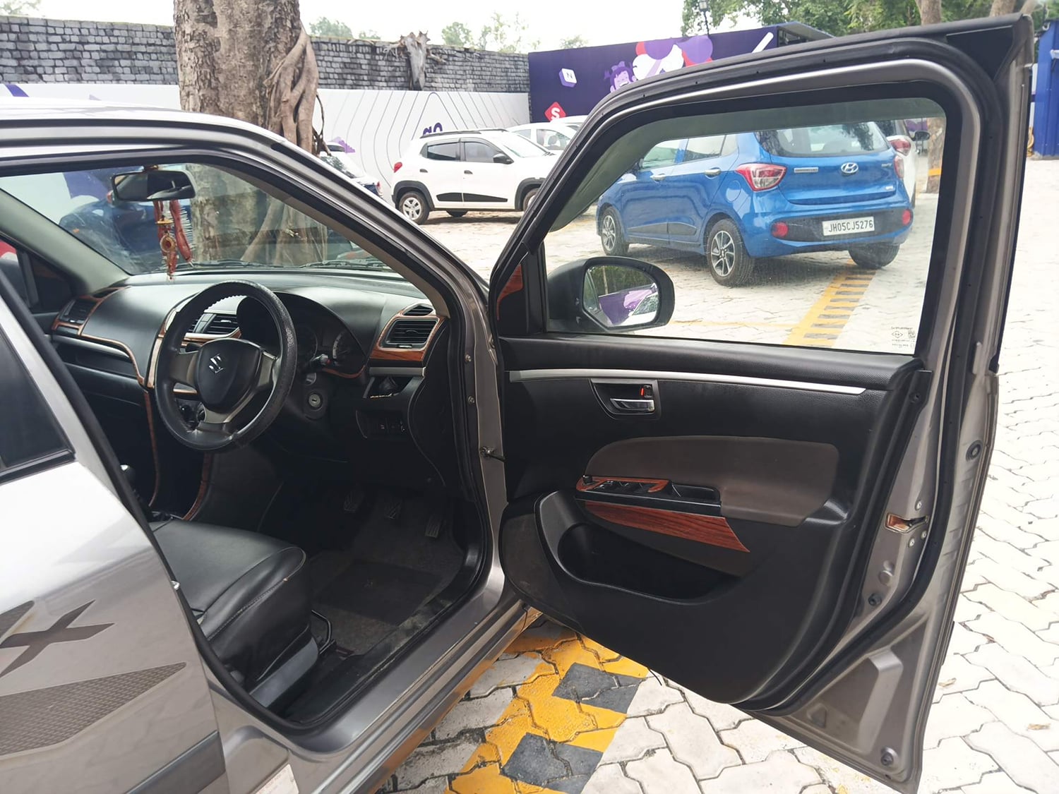 Used 2014 Maruti Suzuki Swift VXi Petrol Manual interior RIGHT FRONT DOOR OPEN VIEW