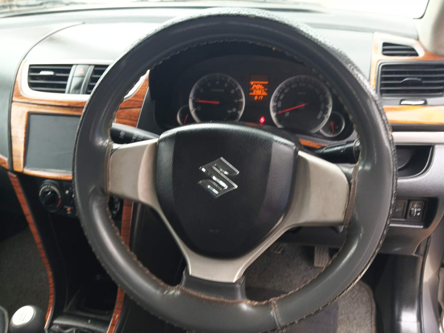 Used 2014 Maruti Suzuki Swift VXi Petrol Manual interior STEERING VIEW