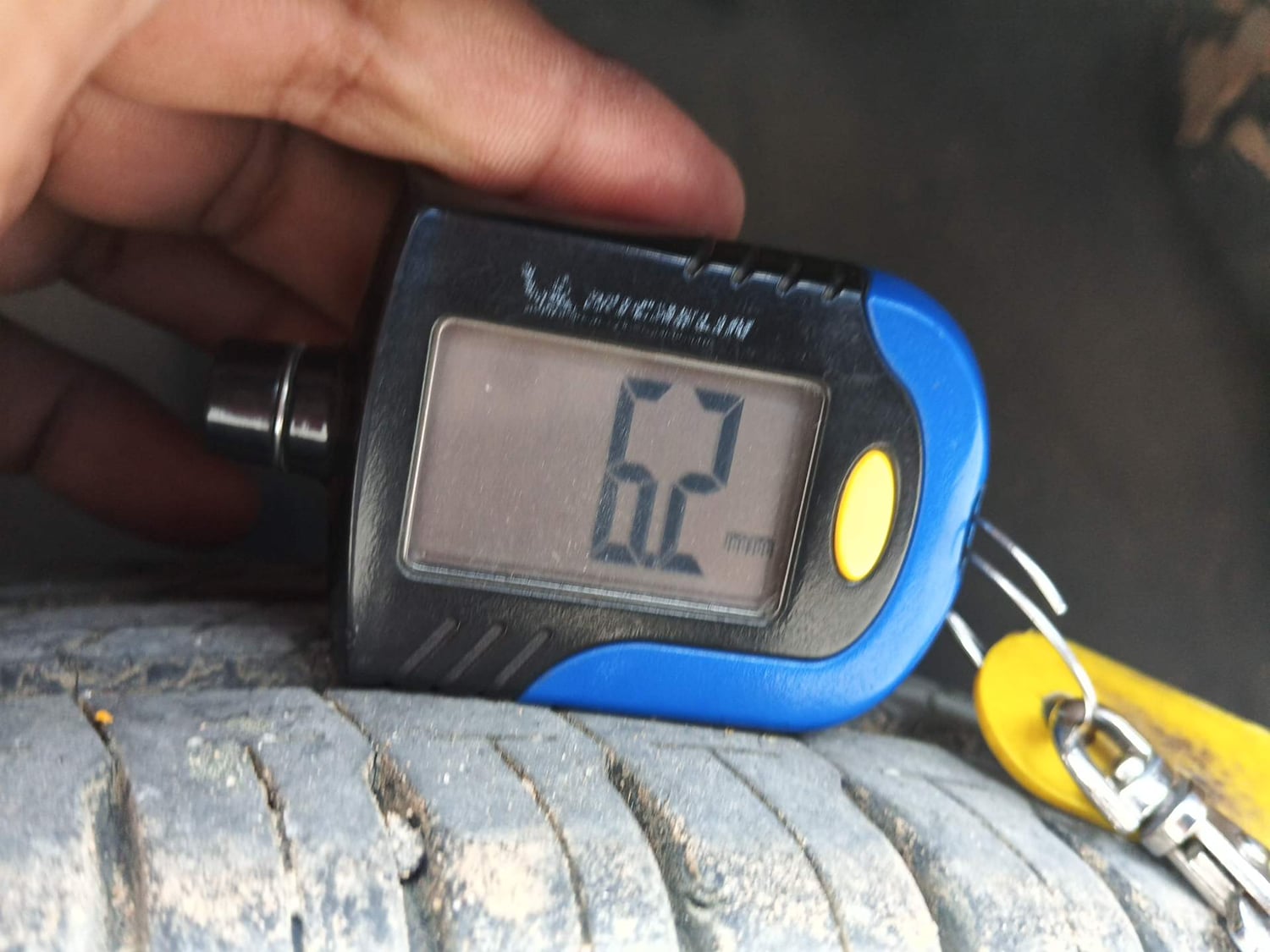 Used 2014 Maruti Suzuki Swift VXi Petrol Manual tyres RIGHT REAR TYRE TREAD VIEW