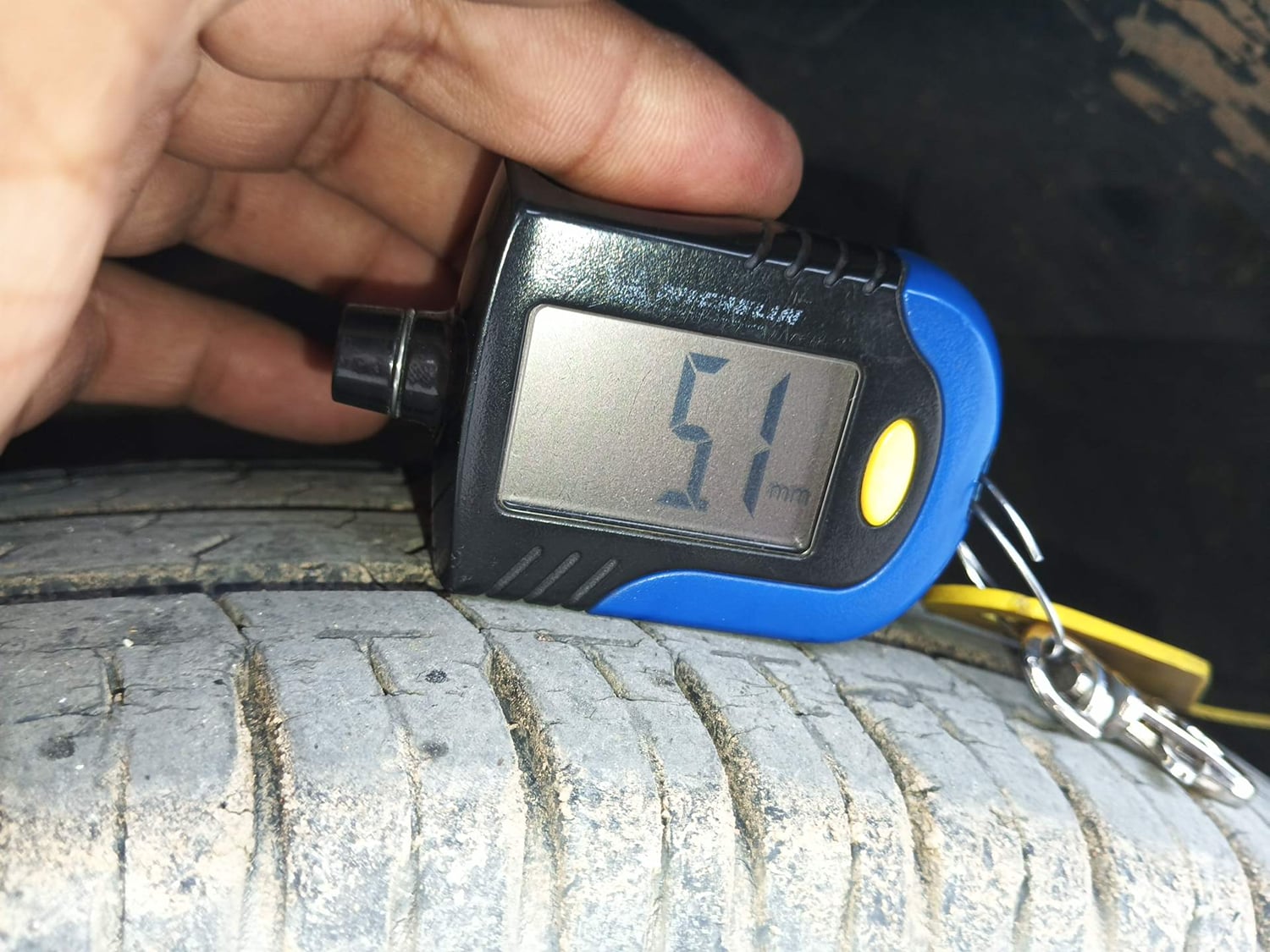 Used 2014 Maruti Suzuki Swift VXi Petrol Manual tyres RIGHT FRONT TYRE TREAD VIEW