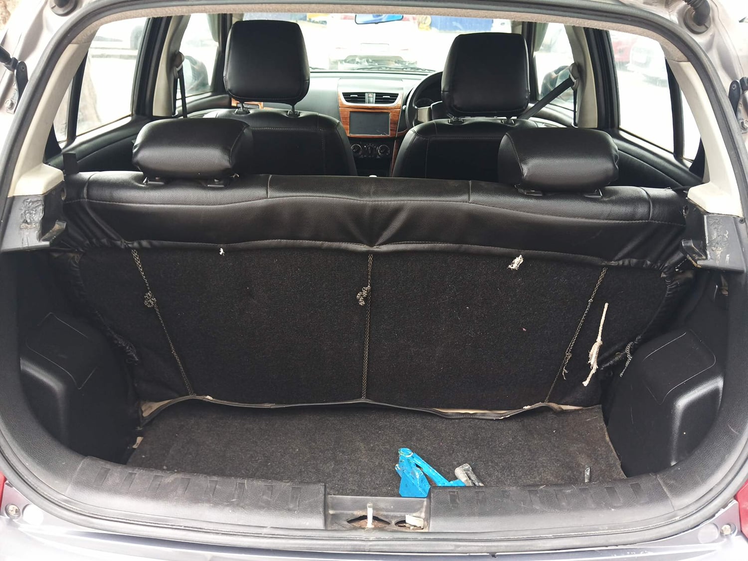 Used 2014 Maruti Suzuki Swift VXi Petrol Manual interior DICKY INSIDE VIEW