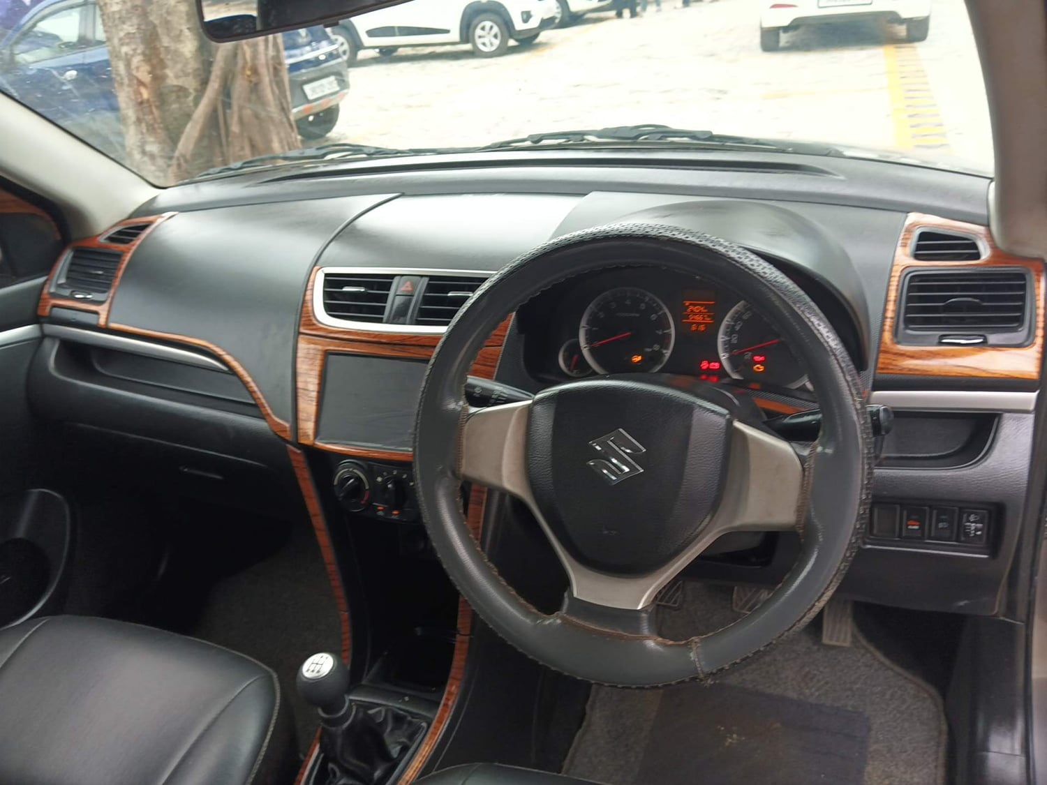 Used 2014 Maruti Suzuki Swift VXi Petrol Manual interior DASHBOARD VIEW