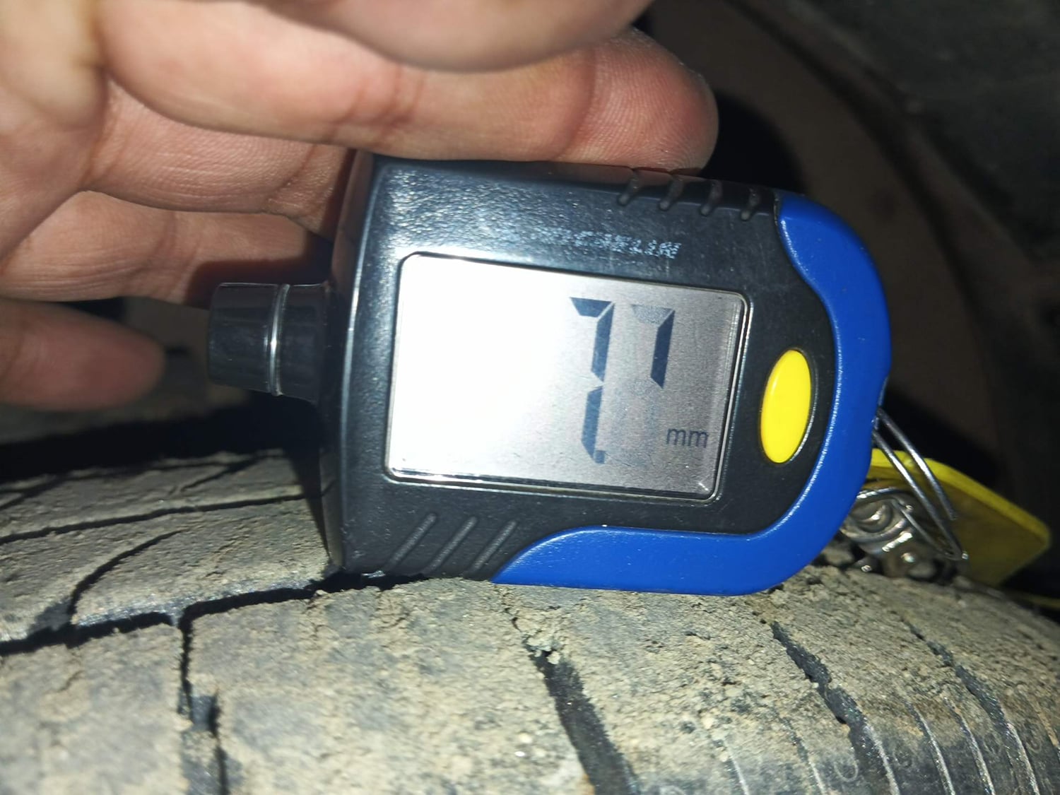 Used 2012 Maruti Suzuki Swift VXi Petrol Manual tyres LEFT FRONT TYRE TREAD VIEW