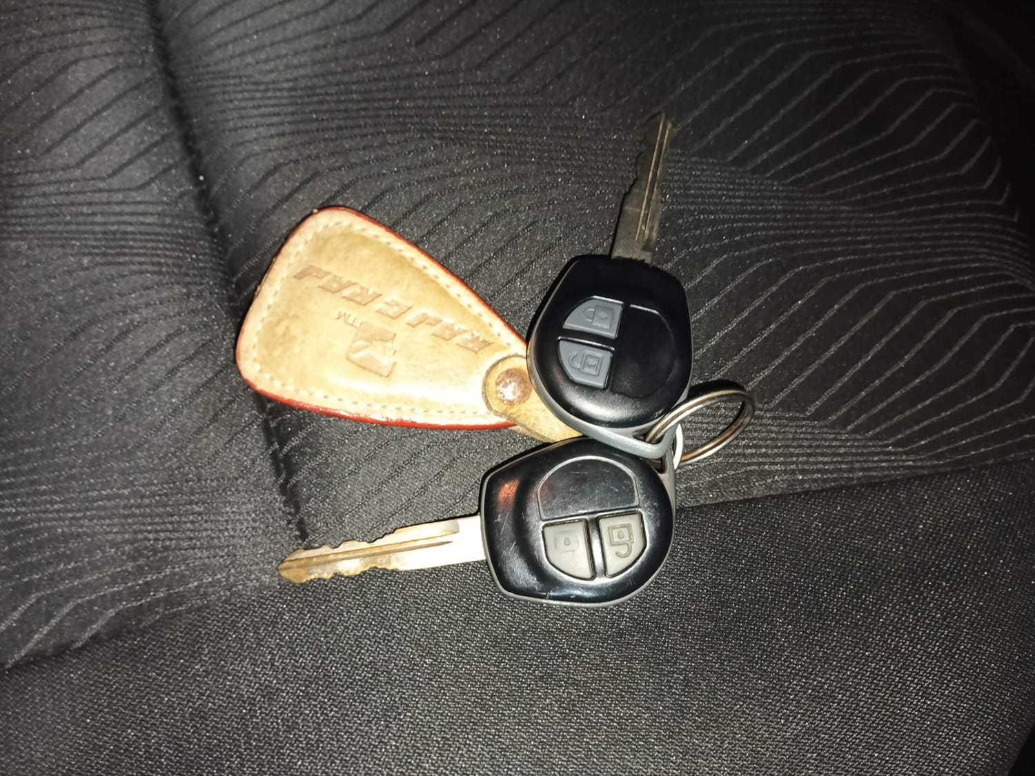 Used 2012 Maruti Suzuki Swift VXi Petrol Manual extra CAR KEY VIEW