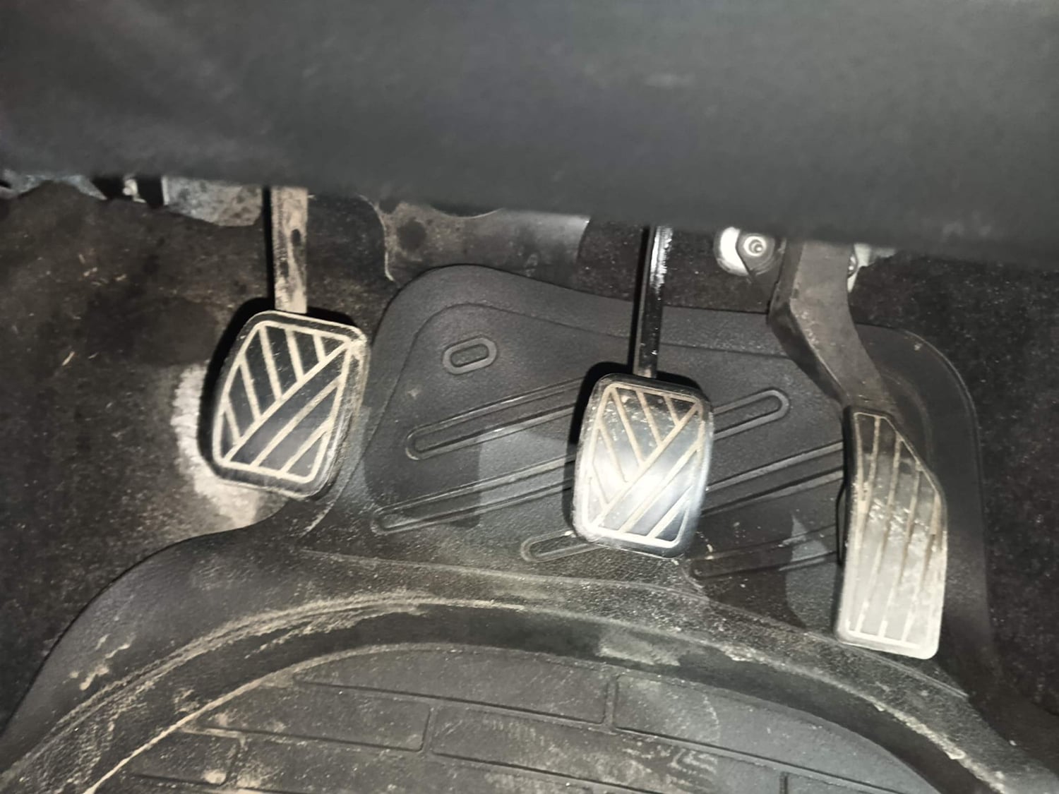 Used 2012 Maruti Suzuki Swift VXi Petrol Manual interior PEDALS VIEW