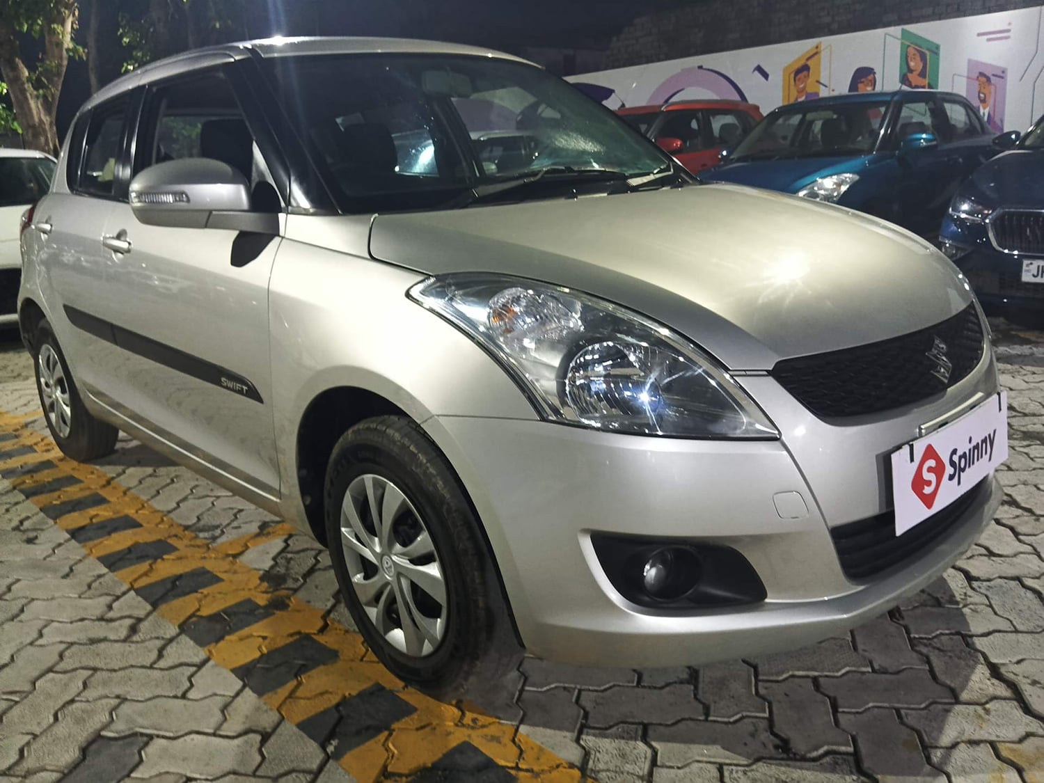 Used 2012 Maruti Suzuki Swift VXi Petrol Manual exterior RIGHT FRONT CORNER VIEW