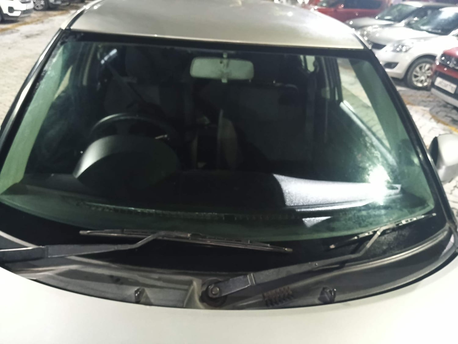 Used 2012 Maruti Suzuki Swift VXi Petrol Manual exterior FRONT WINDSHIELD VIEW