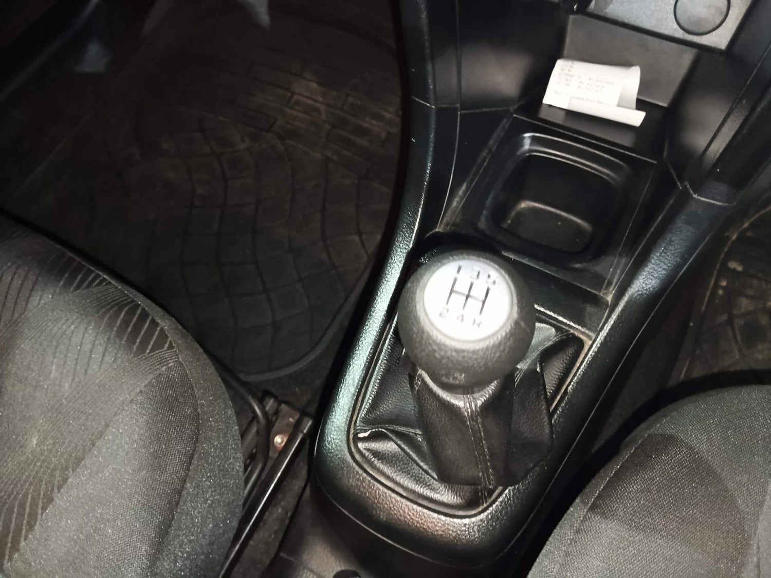 Used 2012 Maruti Suzuki Swift VXi Petrol Manual interior GEAR  KNOB VIEW