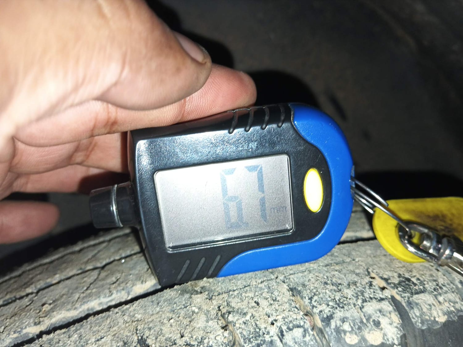 Used 2012 Maruti Suzuki Swift VXi Petrol Manual tyres RIGHT REAR TYRE TREAD VIEW