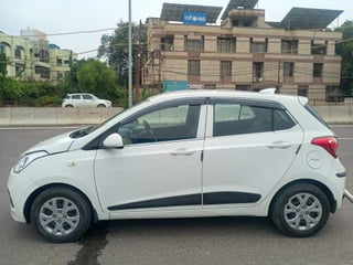 Used 2016 Hyundai Grand i10 Magna 1.2 Kappa VTVT Petrol Manual exterior LEFT SIDE VIEW