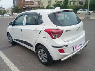 Used 2016 Hyundai Grand i10 Magna 1.2 Kappa VTVT Petrol Manual exterior LEFT REAR CORNER VIEW