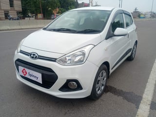 Used 2016 Hyundai Grand i10 Magna 1.2 Kappa VTVT Petrol Manual exterior LEFT FRONT CORNER VIEW