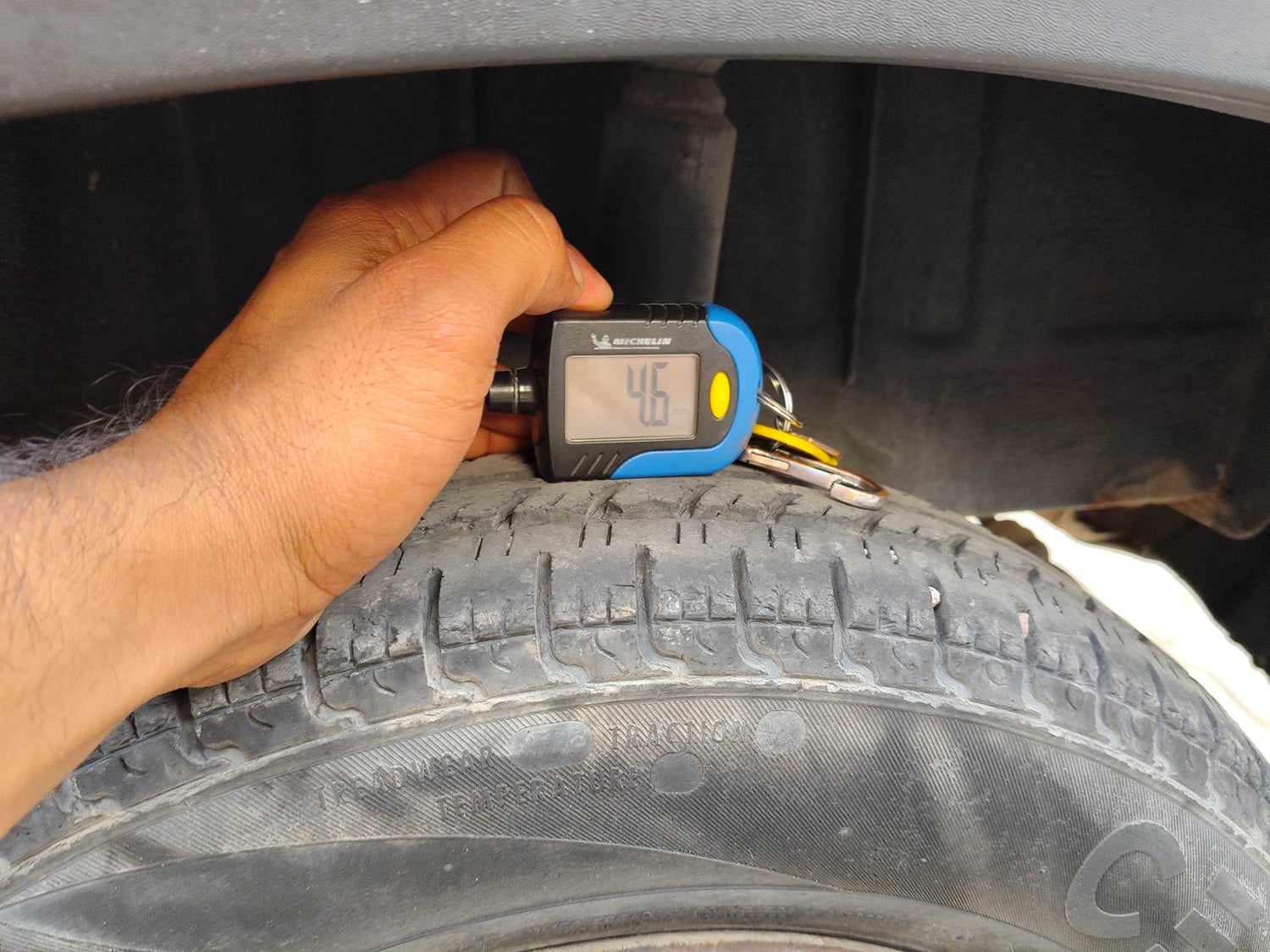 Used 2017 Renault Kwid RXT Opt Petrol Manual tyres LEFT REAR TYRE TREAD VIEW