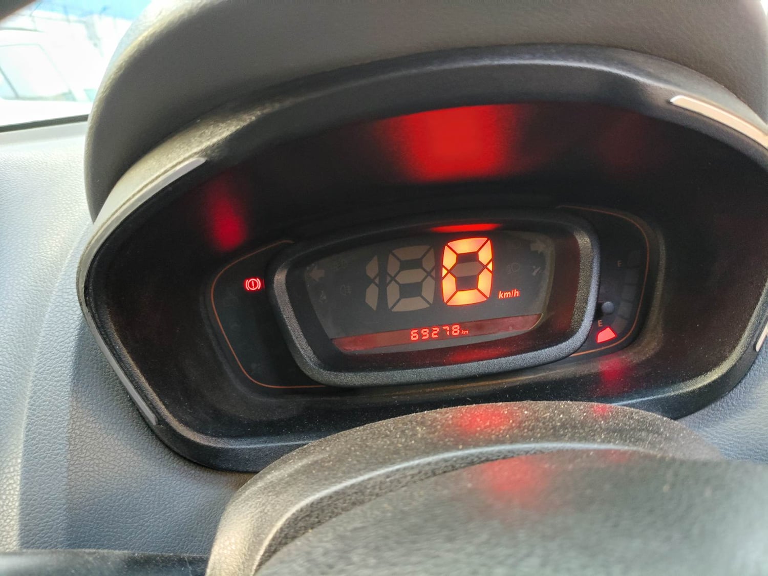 Used 2017 Renault Kwid RXT Opt Petrol Manual interior CLUSTERMETER VIEW