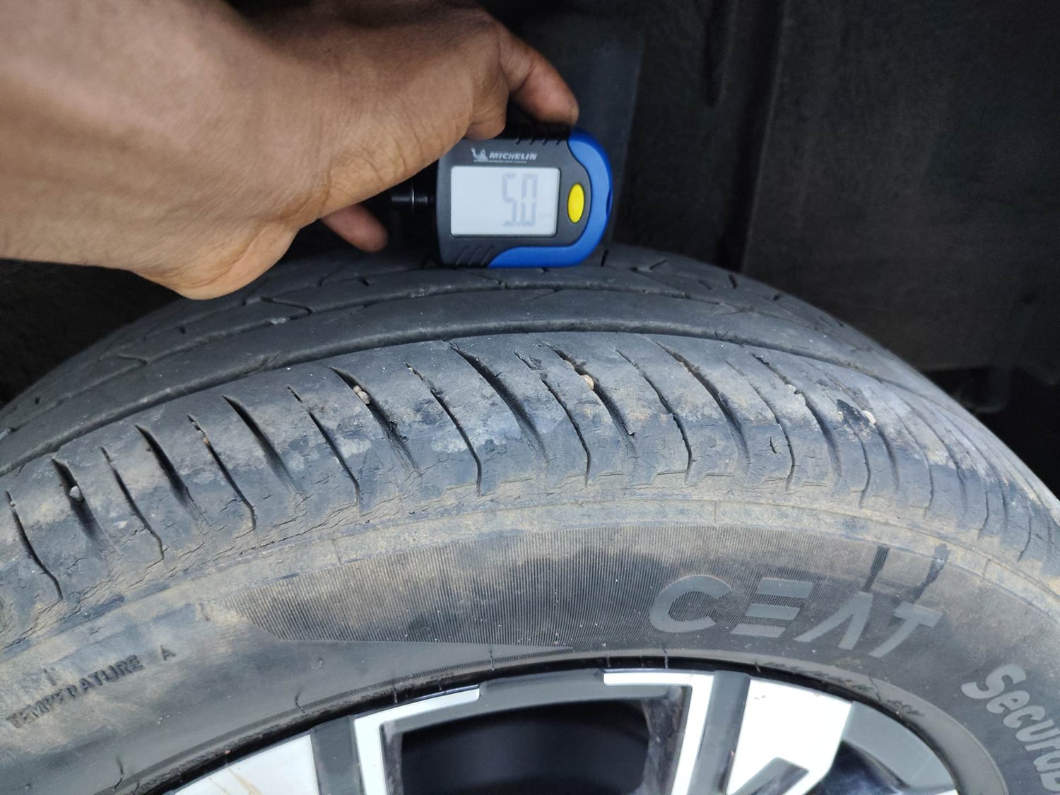 Used 2023 Renault Kiger RXT (O) MT Petrol Manual tyres LEFT REAR TYRE TREAD VIEW