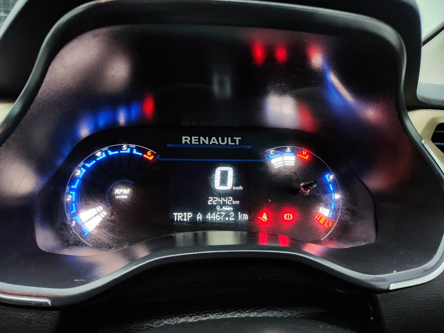 Used 2023 Renault Kiger RXT (O) MT Petrol Manual interior CLUSTERMETER VIEW