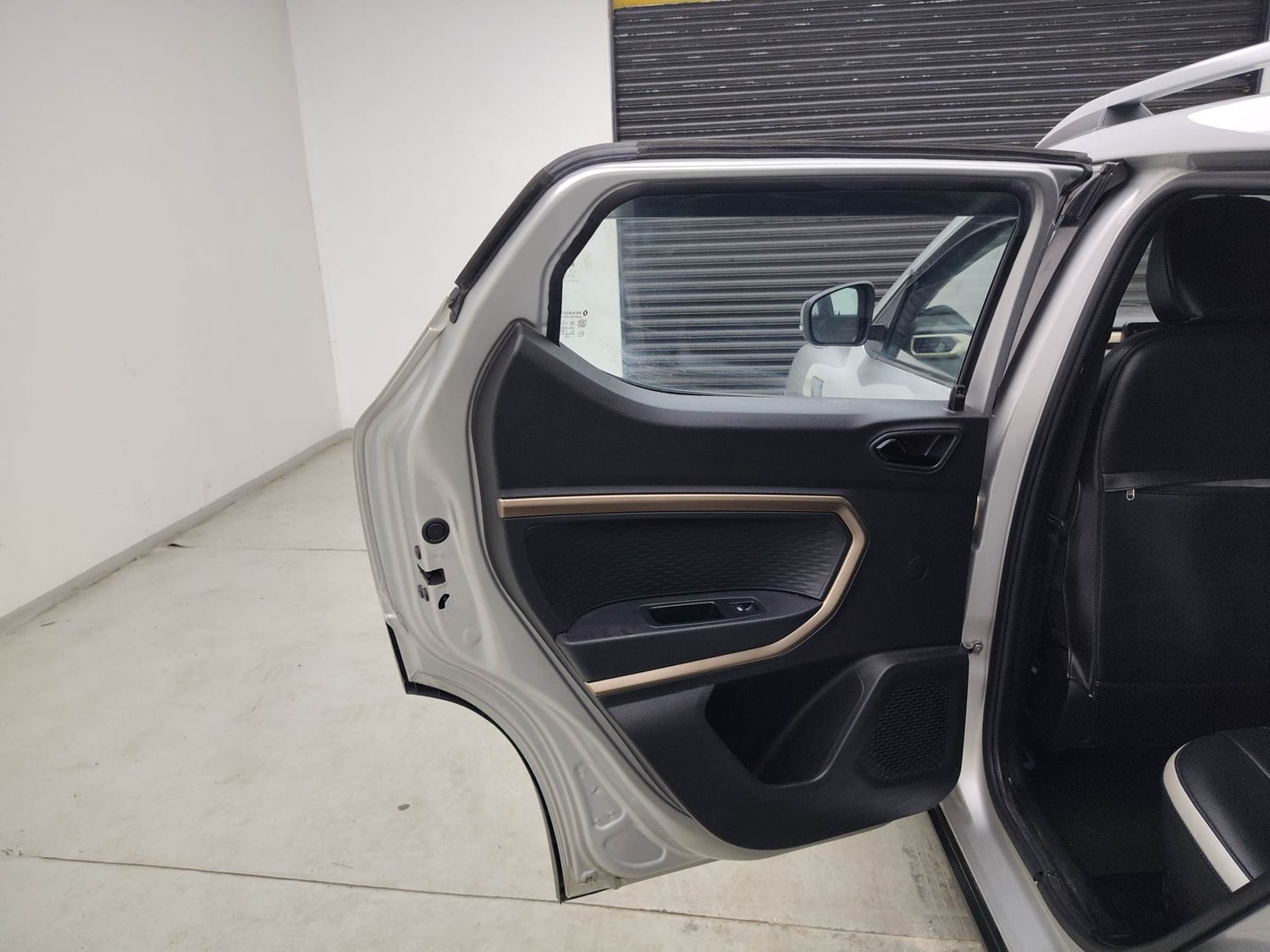 Used 2023 Renault Kiger RXT (O) MT Petrol Manual interior LEFT REAR DOOR OPEN VIEW