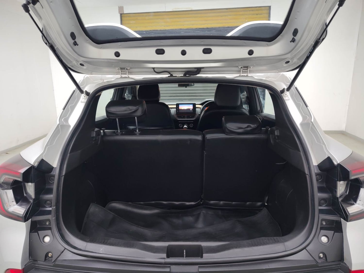Used 2023 Renault Kiger RXT (O) MT Petrol Manual interior DICKY INSIDE VIEW