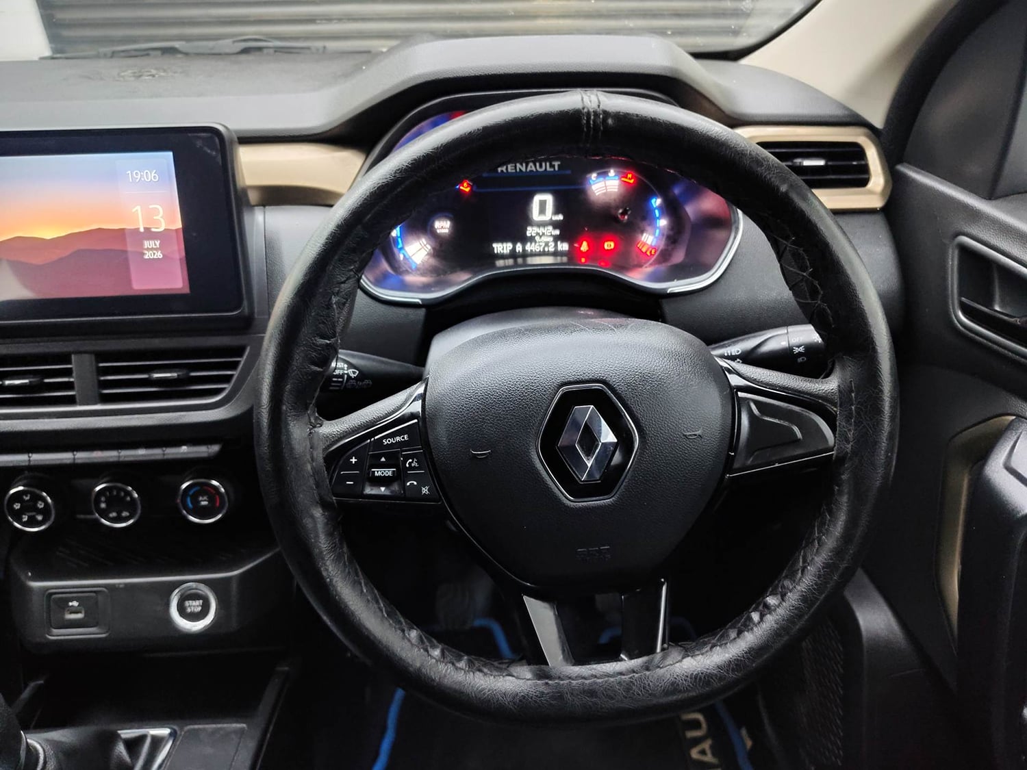 Used 2023 Renault Kiger RXT (O) MT Petrol Manual interior STEERING VIEW