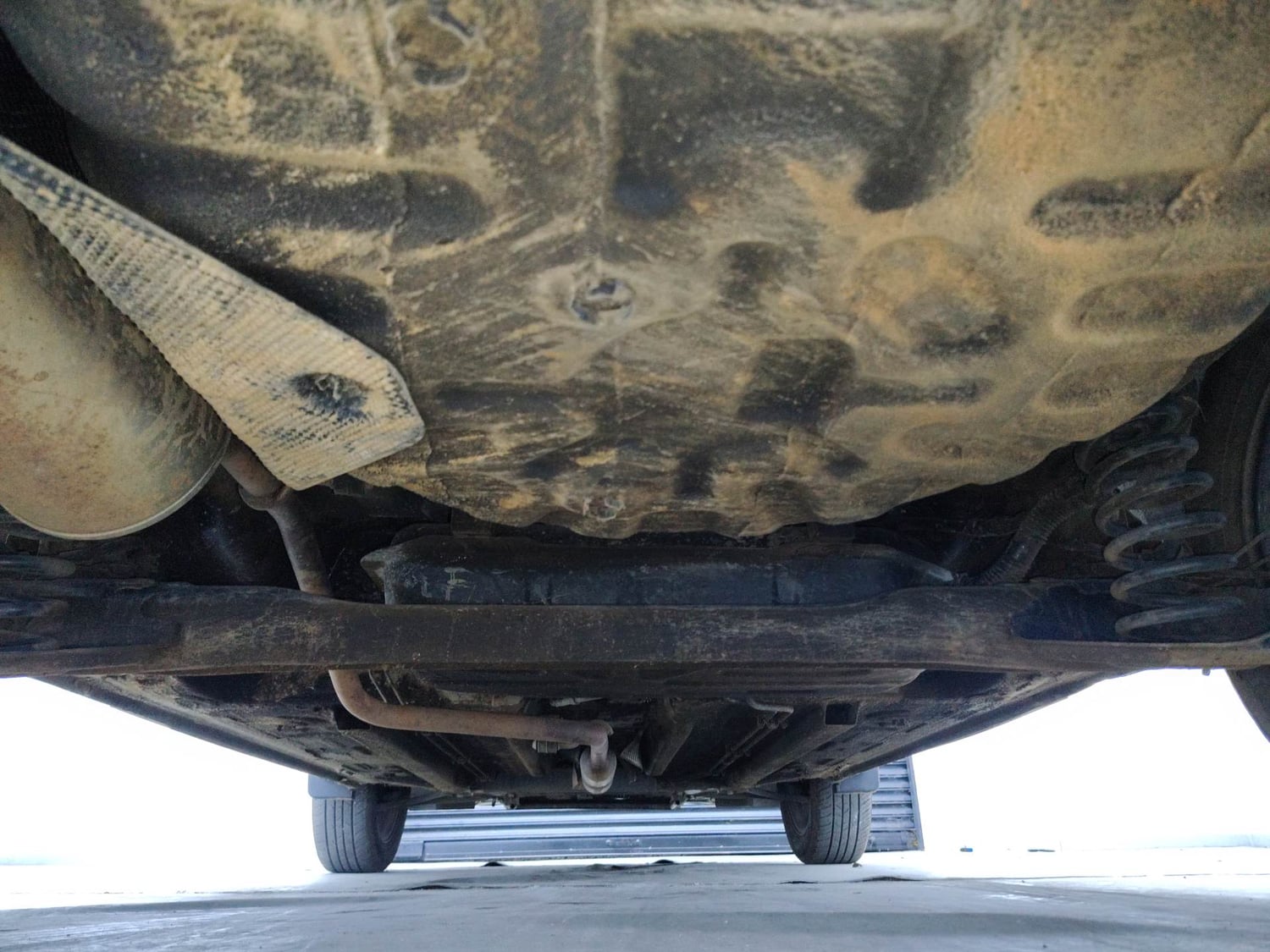 Used 2023 Renault Kiger RXT (O) MT Petrol Manual extra REAR UNDERBODY VIEW (TAKEN FROM REAR)
