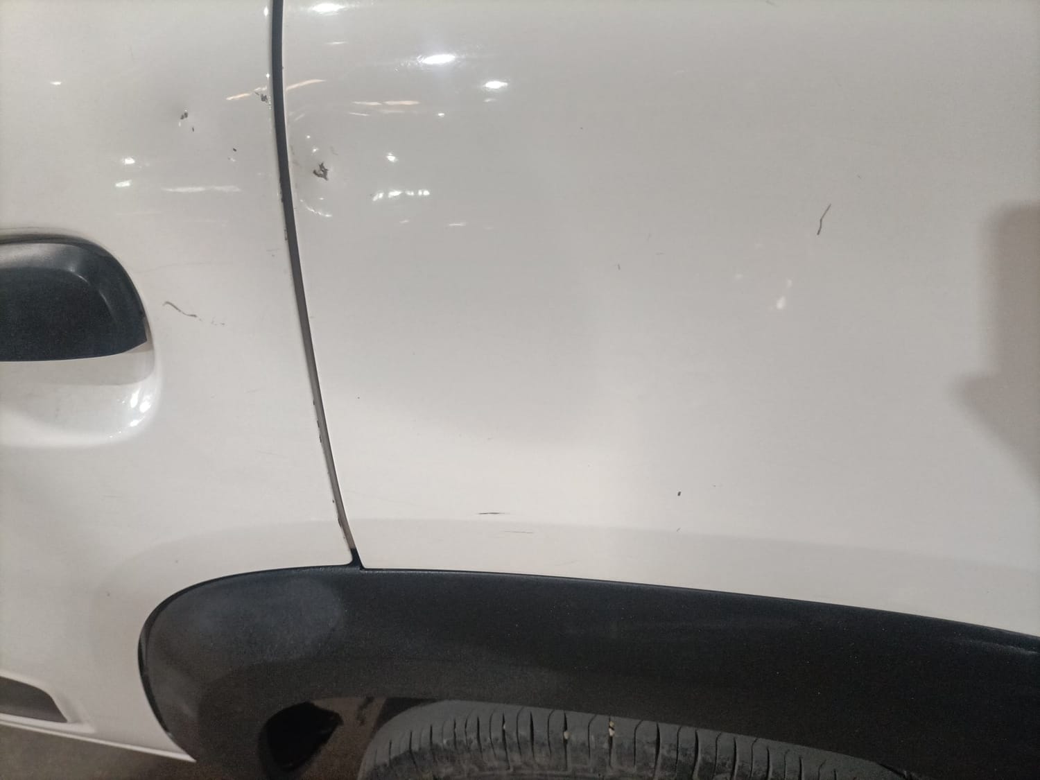 Used 2016 Renault Kwid RXT Petrol Manual dents MINOR SCRATCH