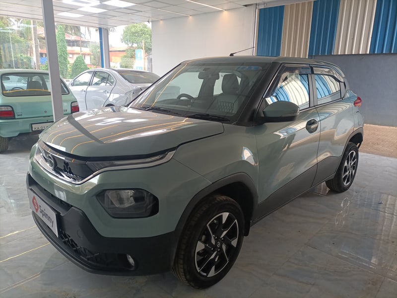 Used 2021 Tata Punch Accomplished Dazzle Pack MT Petrol Manual exterior LEFT FRONT CORNER VIEW