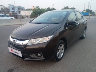 Used 2016 Honda City V Petrol Manual exterior LEFT FRONT CORNER VIEW