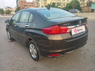 Used 2016 Honda City V Petrol Manual exterior LEFT REAR CORNER VIEW