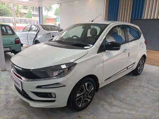 Used 2021 Tata Tiago XZA Plus Petrol Automatic exterior LEFT FRONT CORNER VIEW