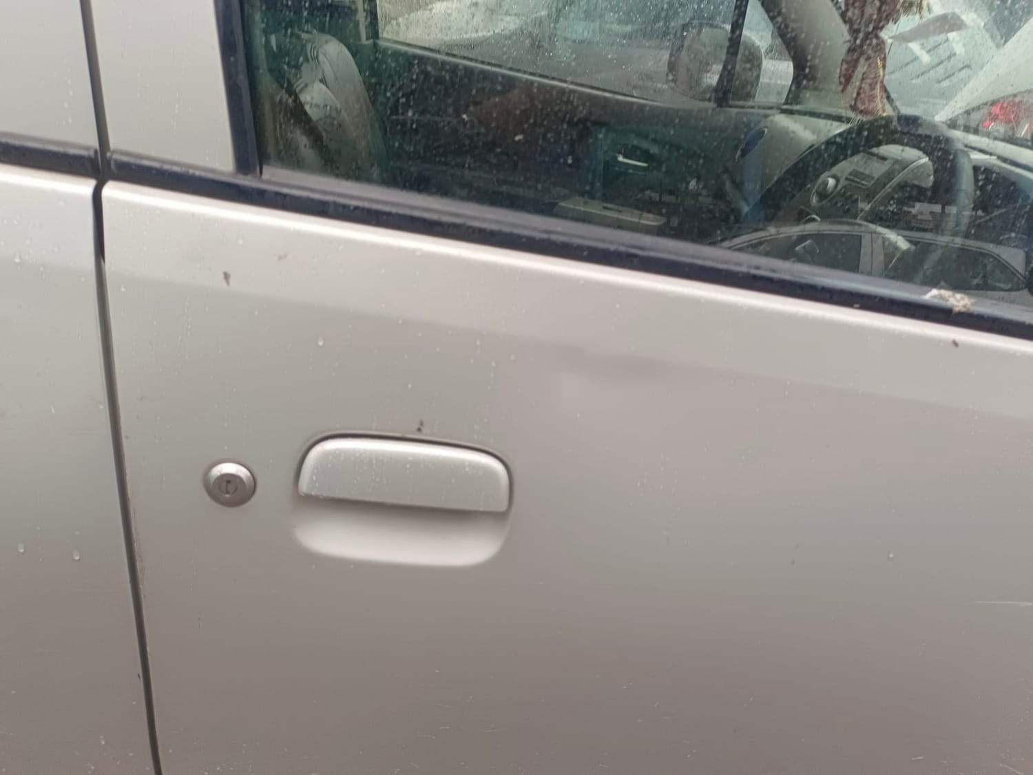 Used 2012 Maruti Suzuki Wagon R 1.0 VXi Petrol Manual dents MINOR DENT