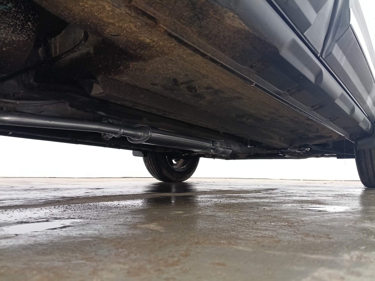 Used 2024 Renault Kiger RXZ Turbo CVT Petrol Automatic extra REAR RIGHT UNDERBODY VIEW