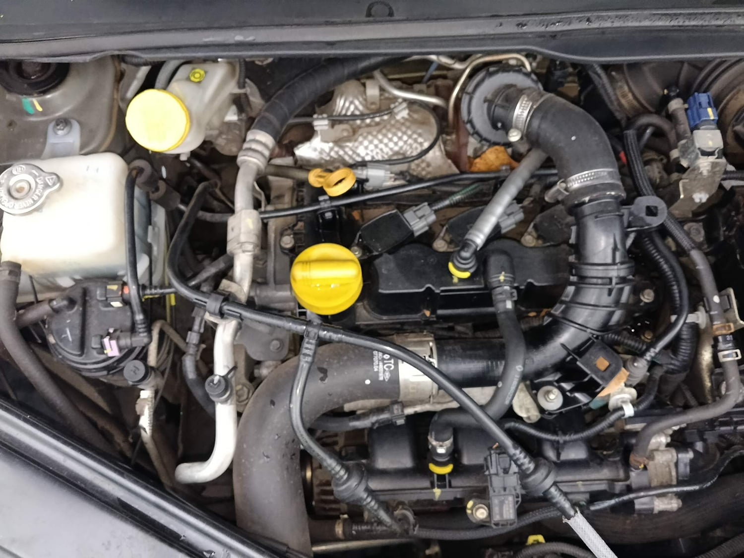 Used 2024 Renault Kiger RXZ Turbo CVT Petrol Automatic engine ENGINE RIGHT SIDE VIEW