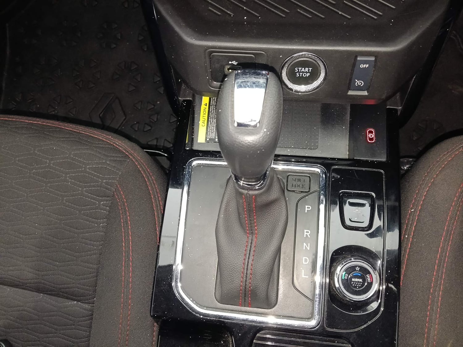 Used 2024 Renault Kiger RXZ Turbo CVT Petrol Automatic interior GEAR  KNOB VIEW