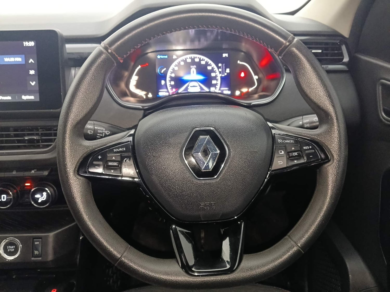 Used 2024 Renault Kiger RXZ Turbo CVT Petrol Automatic interior STEERING VIEW