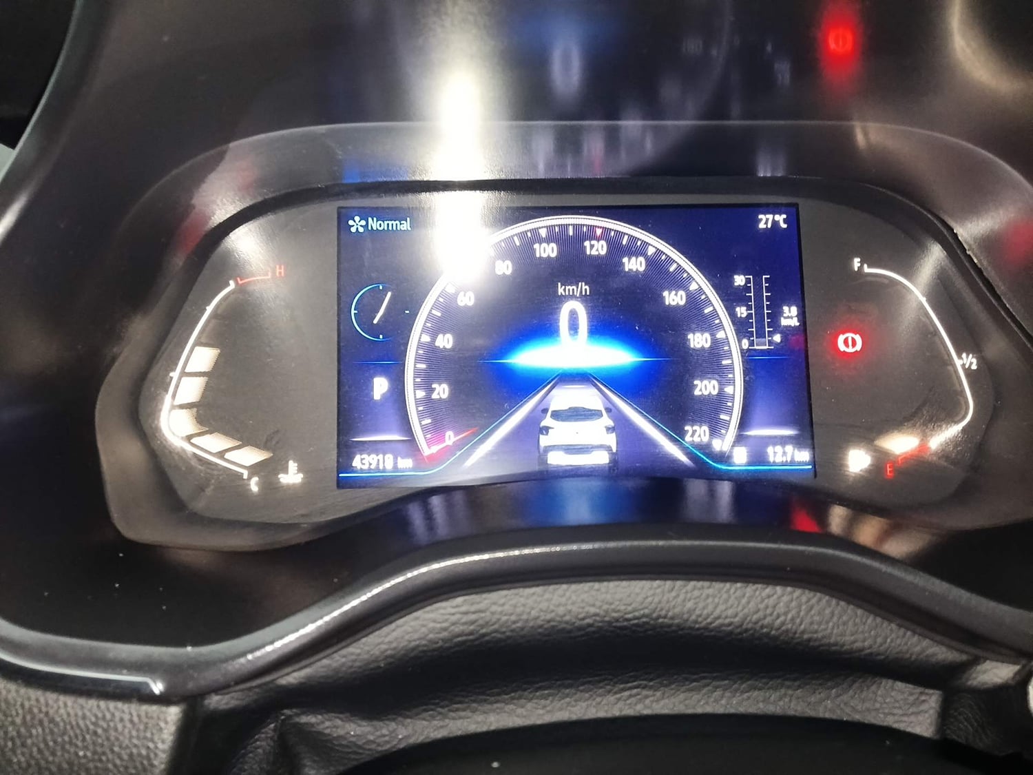 Used 2024 Renault Kiger RXZ Turbo CVT Petrol Automatic interior CLUSTERMETER VIEW