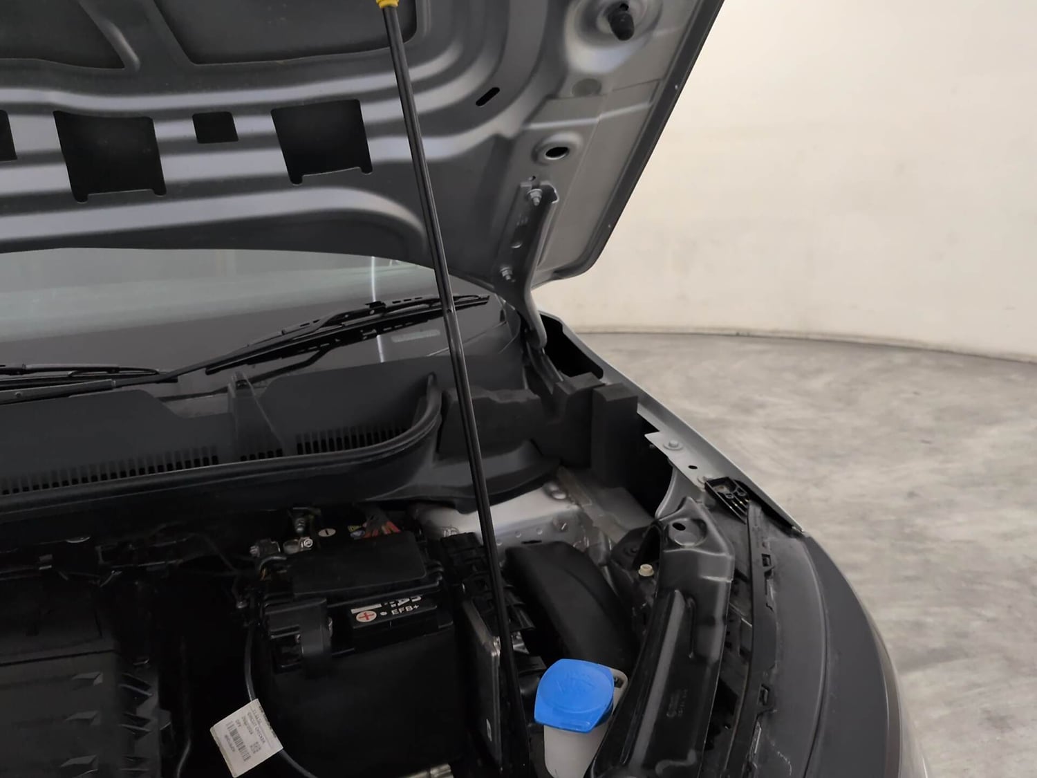 Used 2024 Skoda Kushaq Ambition 1.0L TSI MT Petrol Manual engine ENGINE LEFT SIDE HINGE & APRON VIEW
