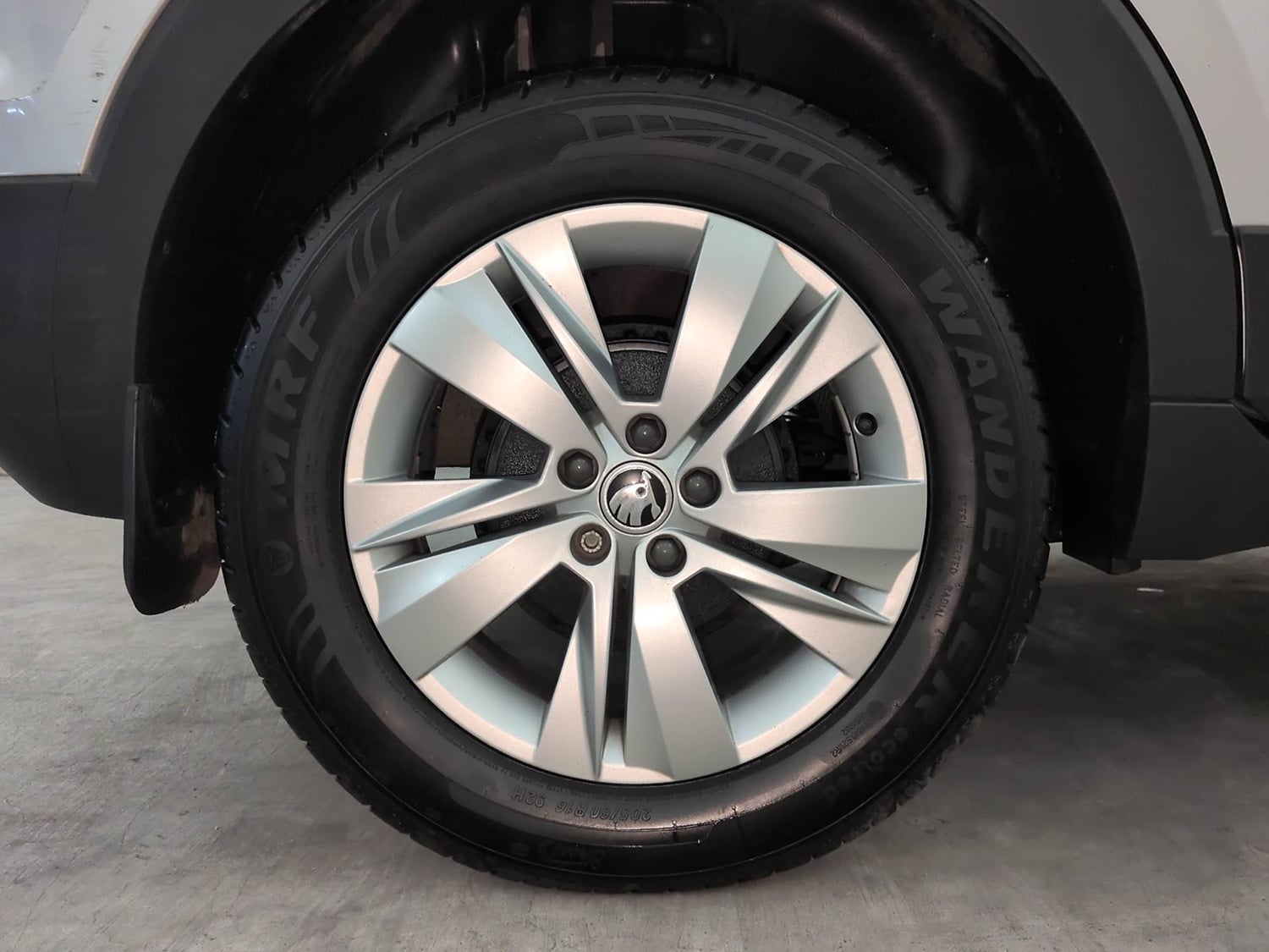 Used 2024 Skoda Kushaq Ambition 1.0L TSI MT Petrol Manual tyres RIGHT REAR TYRE RIM VIEW