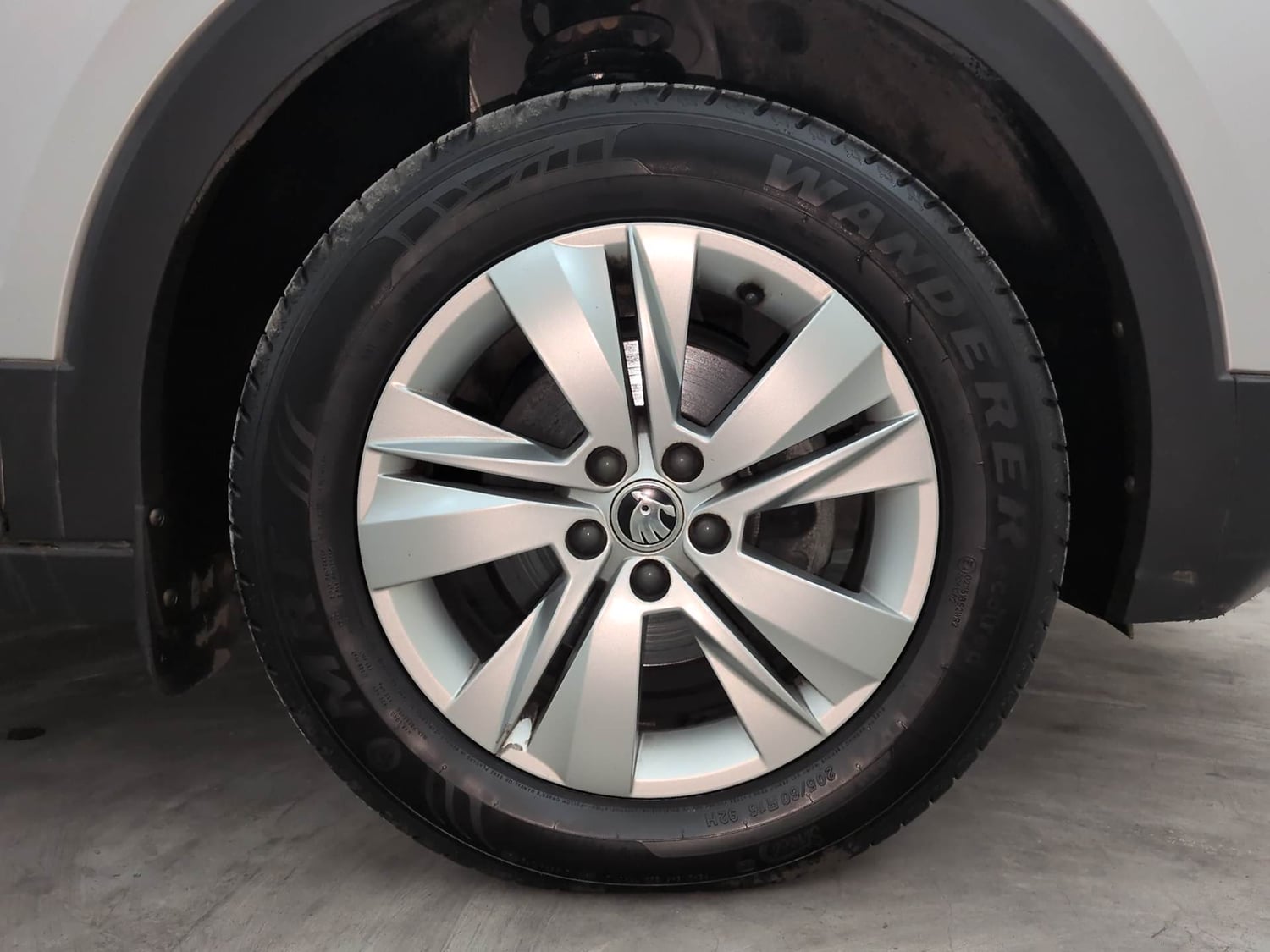 Used 2024 Skoda Kushaq Ambition 1.0L TSI MT Petrol Manual tyres RIGHT FRONT TYRE RIM VIEW