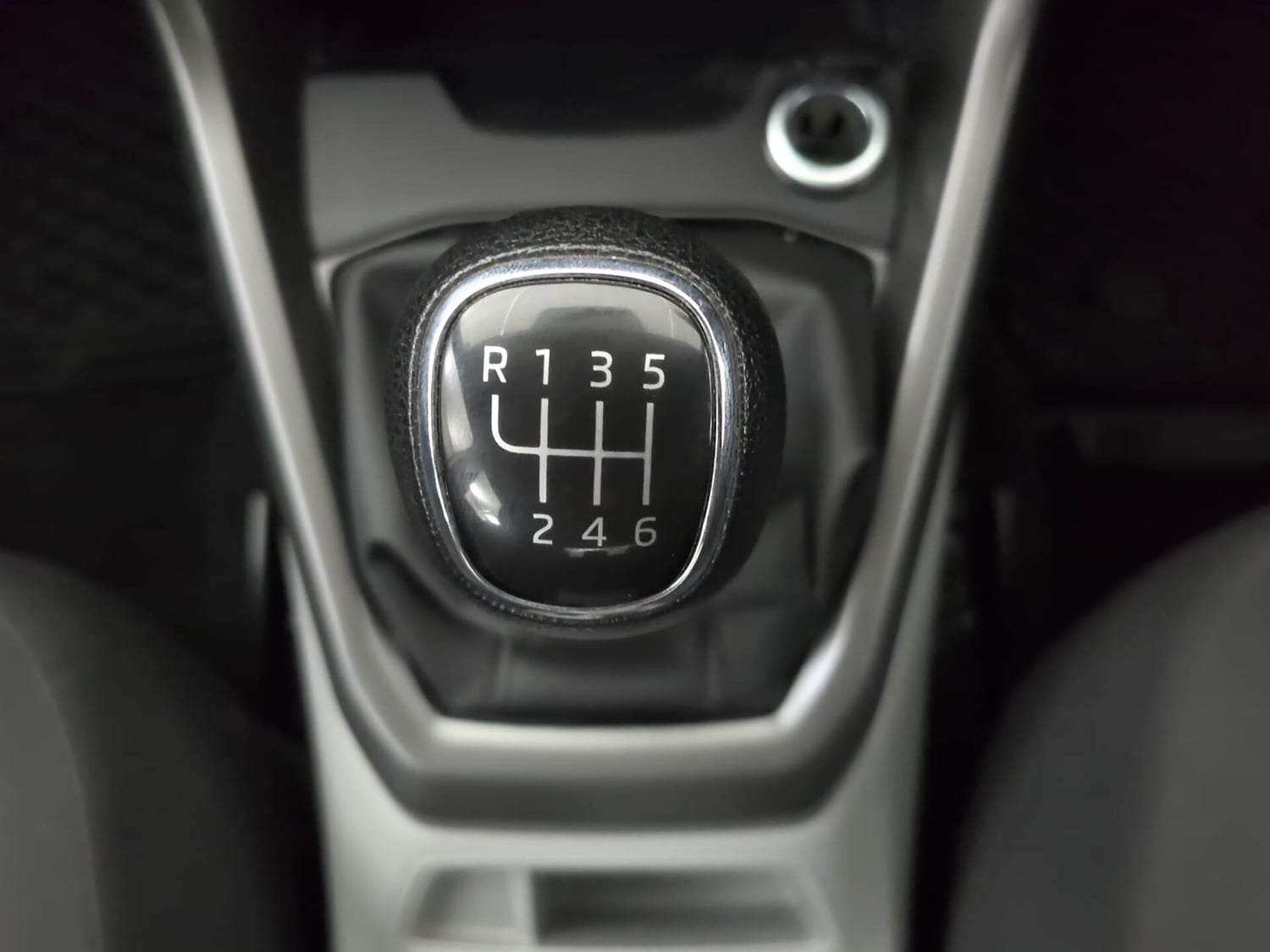 Used 2024 Skoda Kushaq Ambition 1.0L TSI MT Petrol Manual interior GEAR  KNOB VIEW